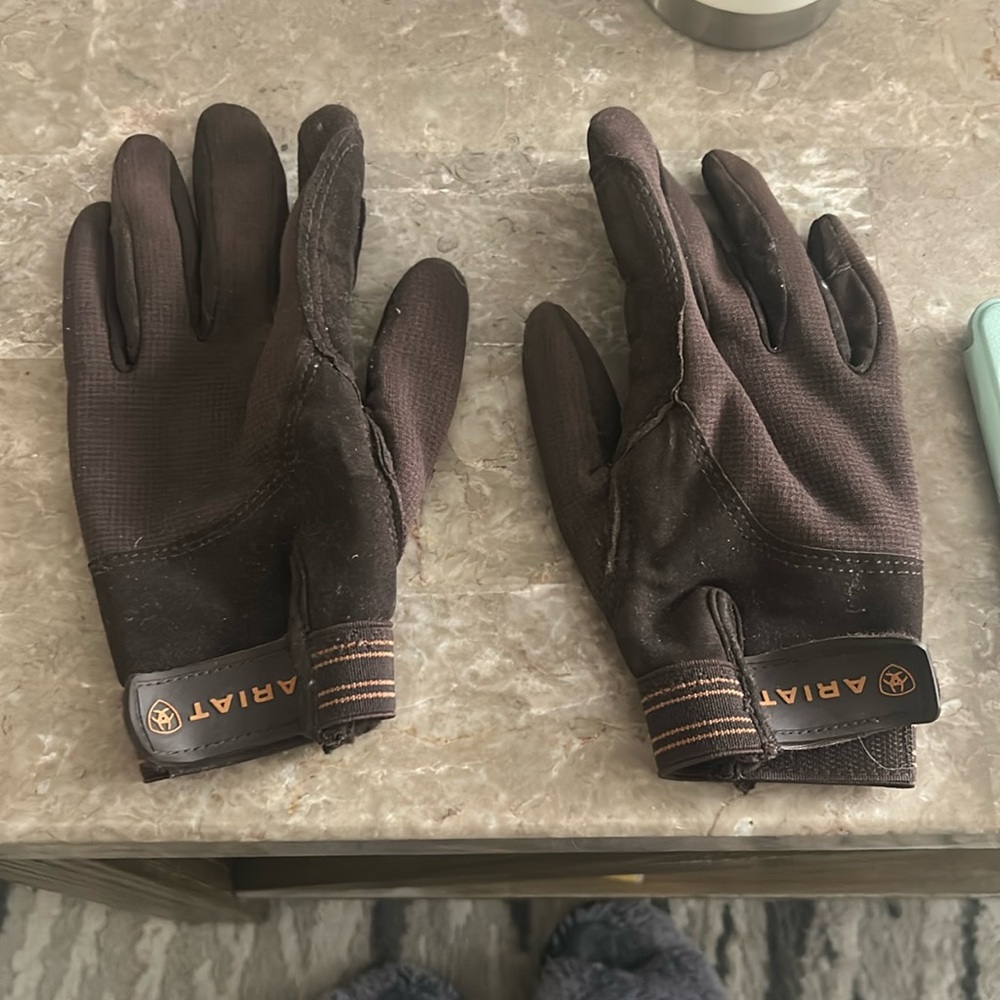 Ariat riding gloves